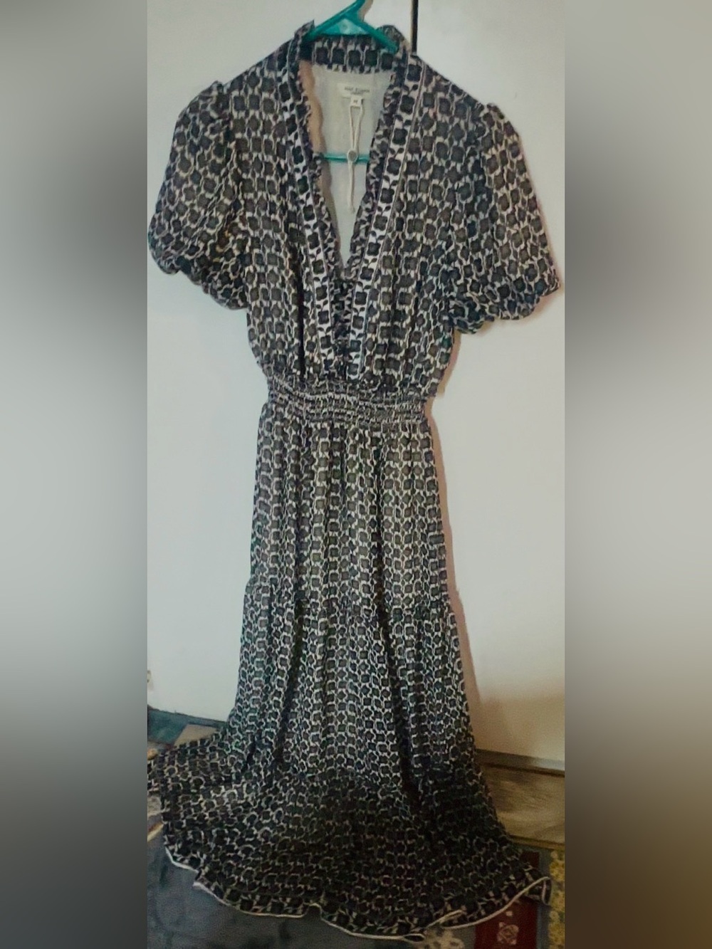 Max Studio Black and White Floral Print V-Neck Dress